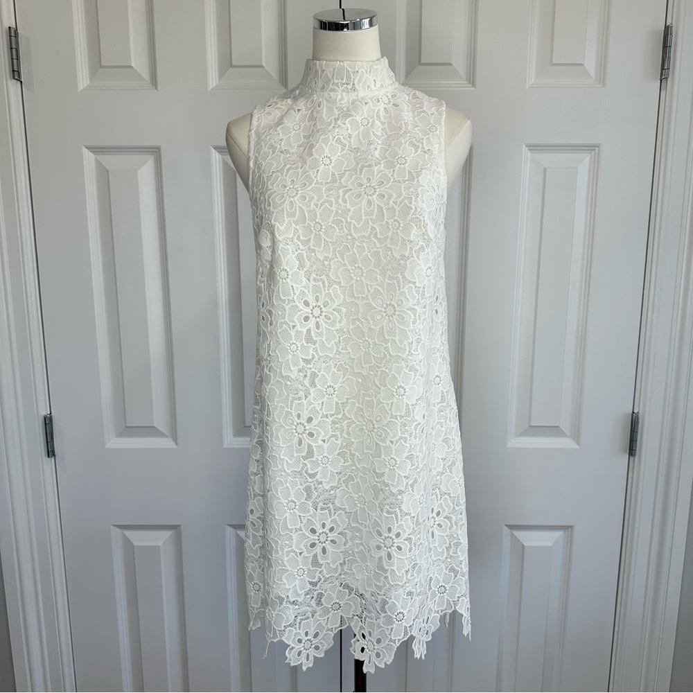 NWT Lucy Paris White Mock Neck Lace Shift Bridal Summer Mini Dress Size M